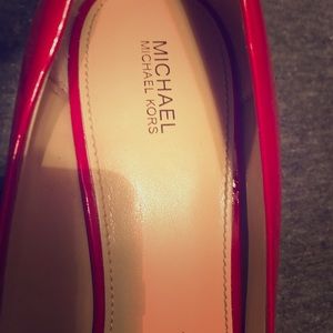 Michael Kors- red heel
